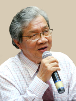 Giáo sư, Tiến sĩ Nguyễn Chấn Hùng, Chủ tịch Hội ung thư TP HCM.