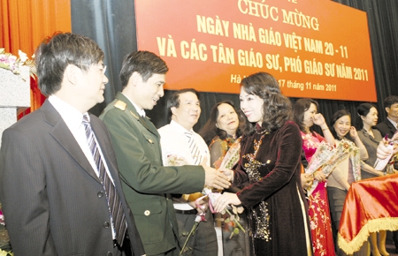 http://benhvienphusantrunguong.org.vn/stores/news_dataimages/bvpstwadministrator/112011/23/08/croped/nhagiao20111123081157.jpg