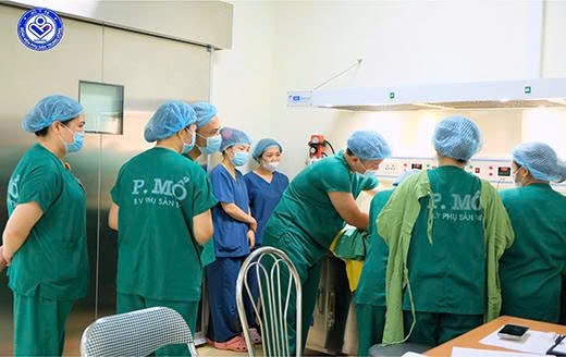 Đoàn công tác đến tham quan và học tập tại các khoa phòng trọng yếu của Bệnh viện Phụ Sản Trung ương.